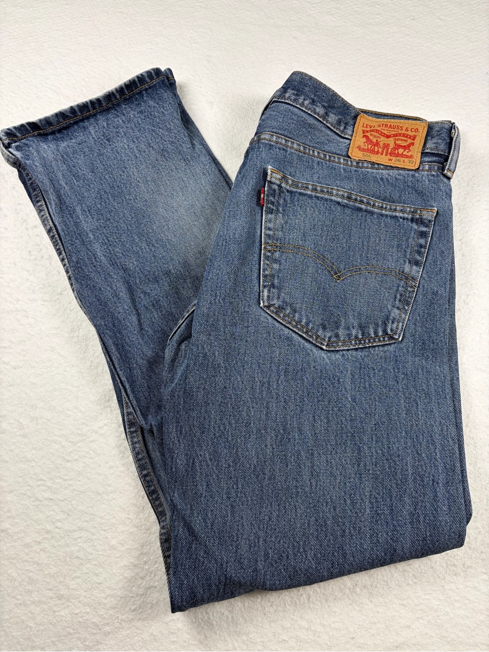 Levi's 505 Men's Medium Blue Straight-Leg Jeans